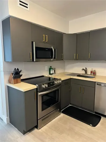 5700 Collins Avenue Miami Beach FL 33140