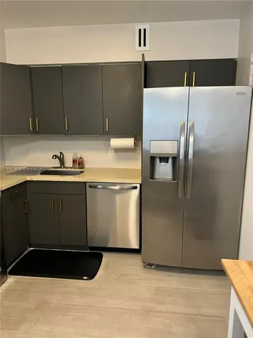 5700 Collins Avenue Miami Beach FL 33140