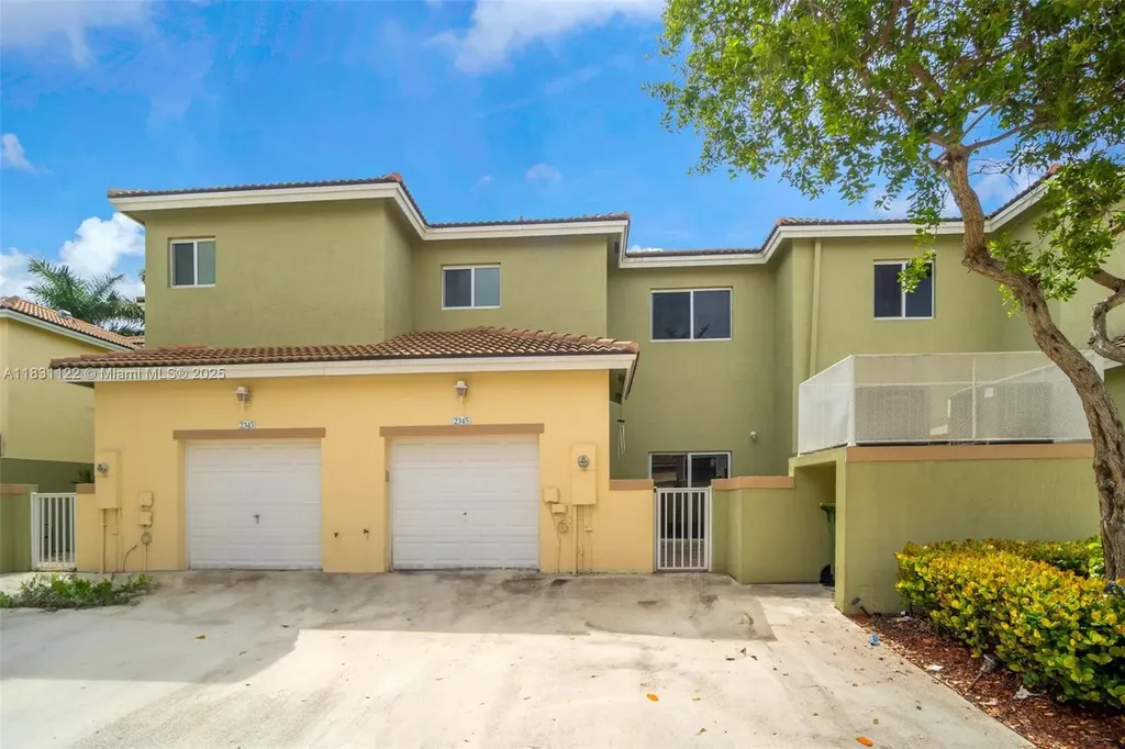 2345 SE 16th Place Homestead FL 33035