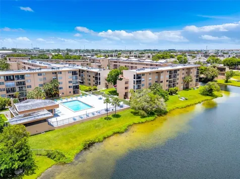 8895 Fontainebleau Boulevard Miami FL 33172