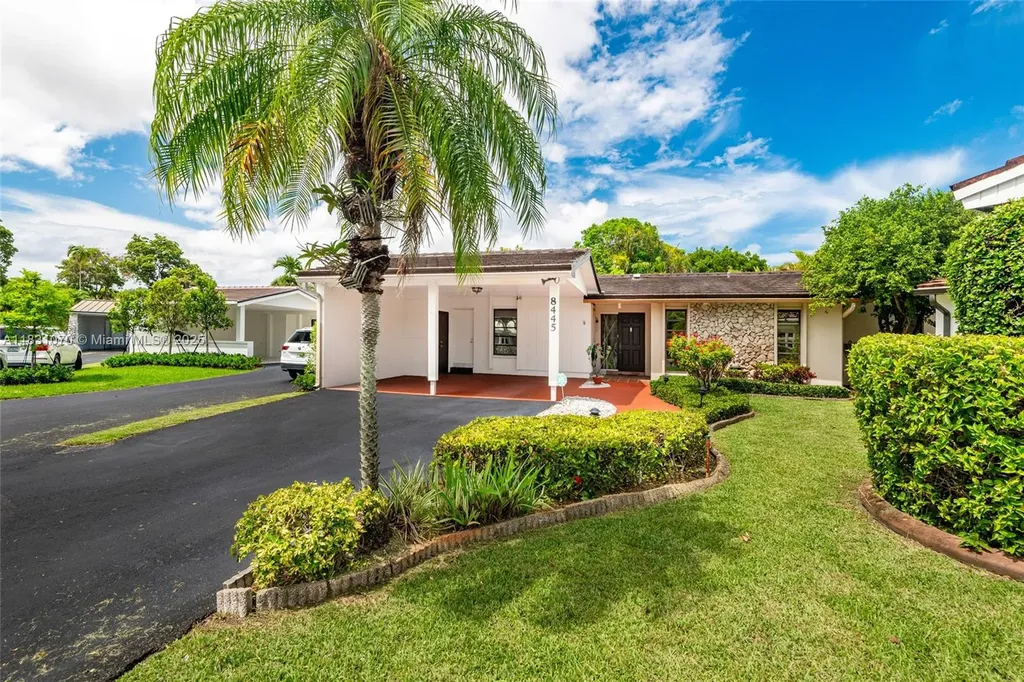 8445 SW 80th Place Miami FL 33143
