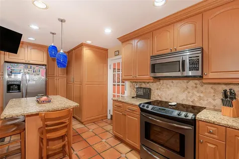 8445 SW 80th Place Miami FL 33143