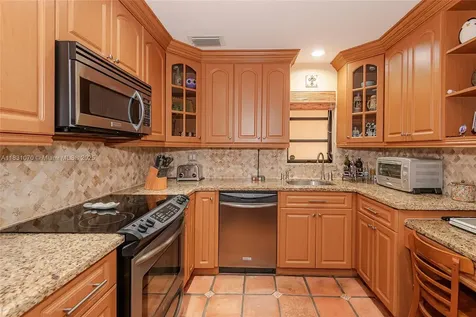8445 SW 80th Place Miami FL 33143