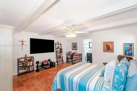 8445 SW 80th Place Miami FL 33143