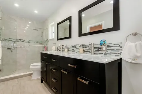 8445 SW 80th Place Miami FL 33143