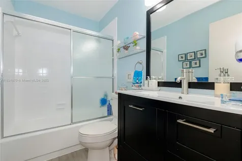 8445 SW 80th Place Miami FL 33143