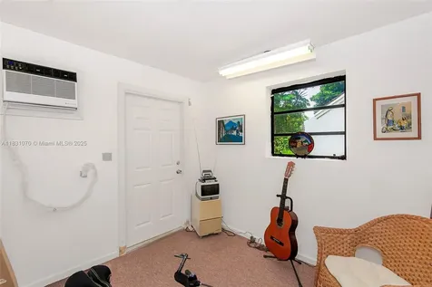 8445 SW 80th Place Miami FL 33143