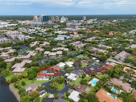 8445 SW 80th Place Miami FL 33143