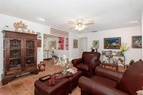 8445 SW 80th Place Miami FL 33143