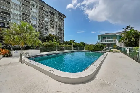 931 SE 9th Avenue Pompano Beach FL 33060