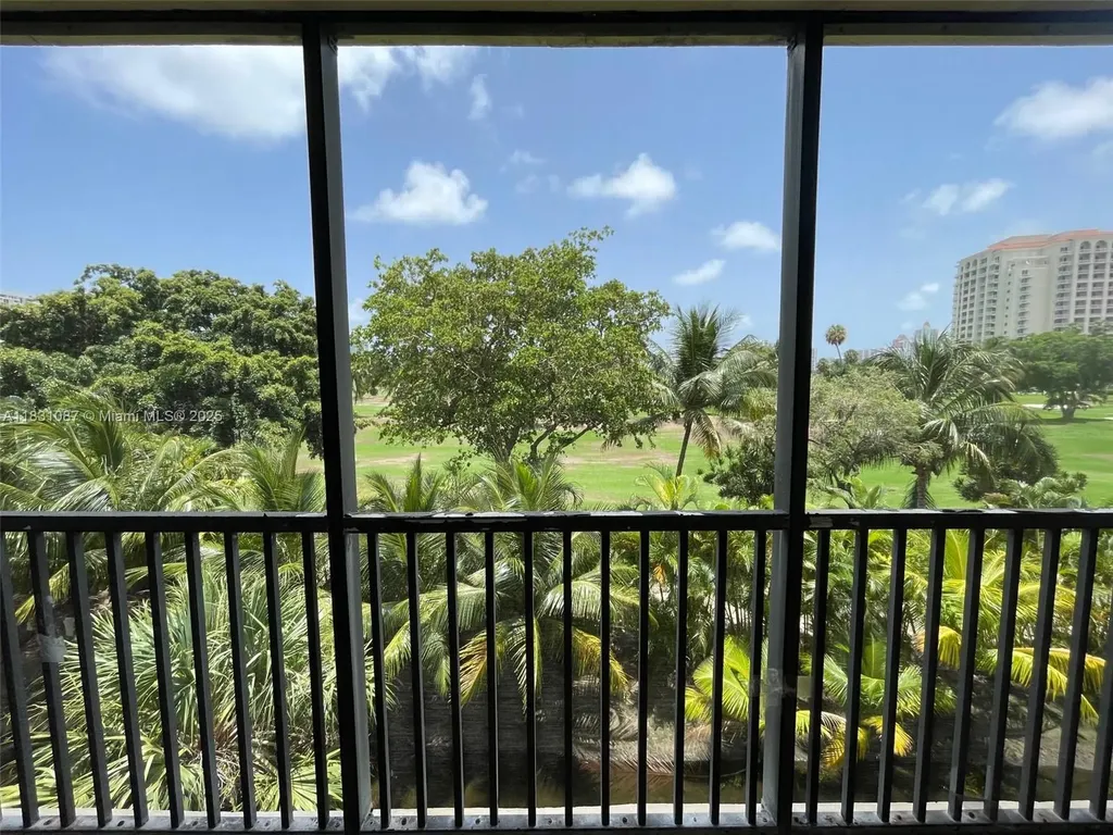 20335 W Country Club Drive Aventura FL 33180