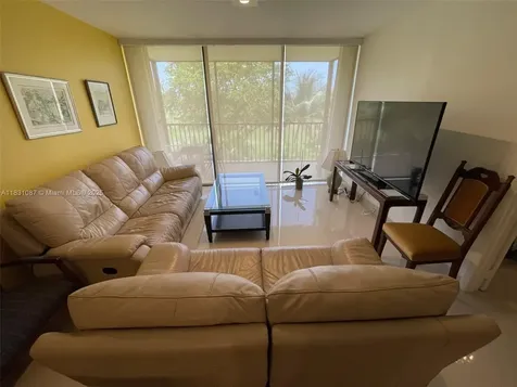 20335 W Country Club Drive Aventura FL 33180