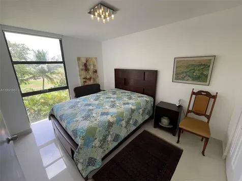 20335 W Country Club Drive Aventura FL 33180