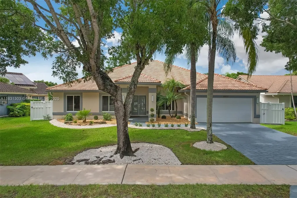 10077 N Springs Way Coral Springs FL 33076