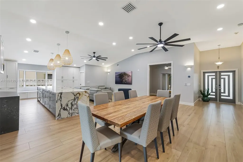 10077 N Springs Way Coral Springs FL 33076