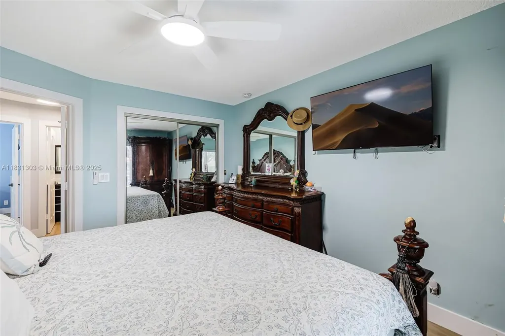 10077 N Springs Way Coral Springs FL 33076