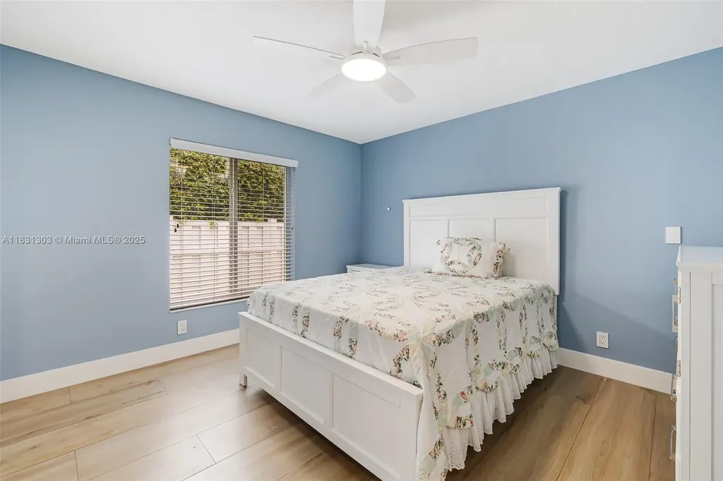 10077 N Springs Way Coral Springs FL 33076