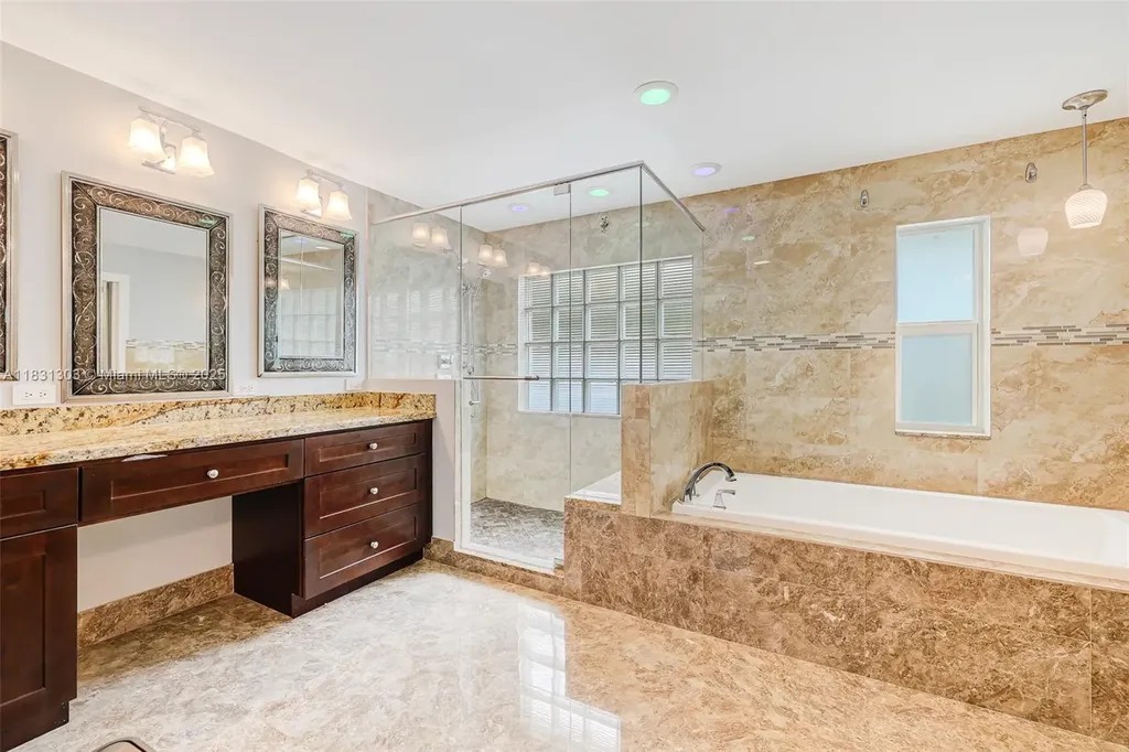 10077 N Springs Way Coral Springs FL 33076