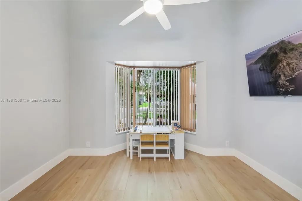 10077 N Springs Way Coral Springs FL 33076