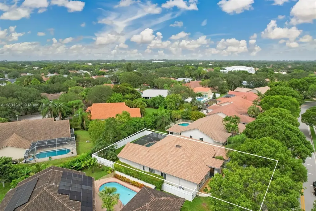 10077 N Springs Way Coral Springs FL 33076