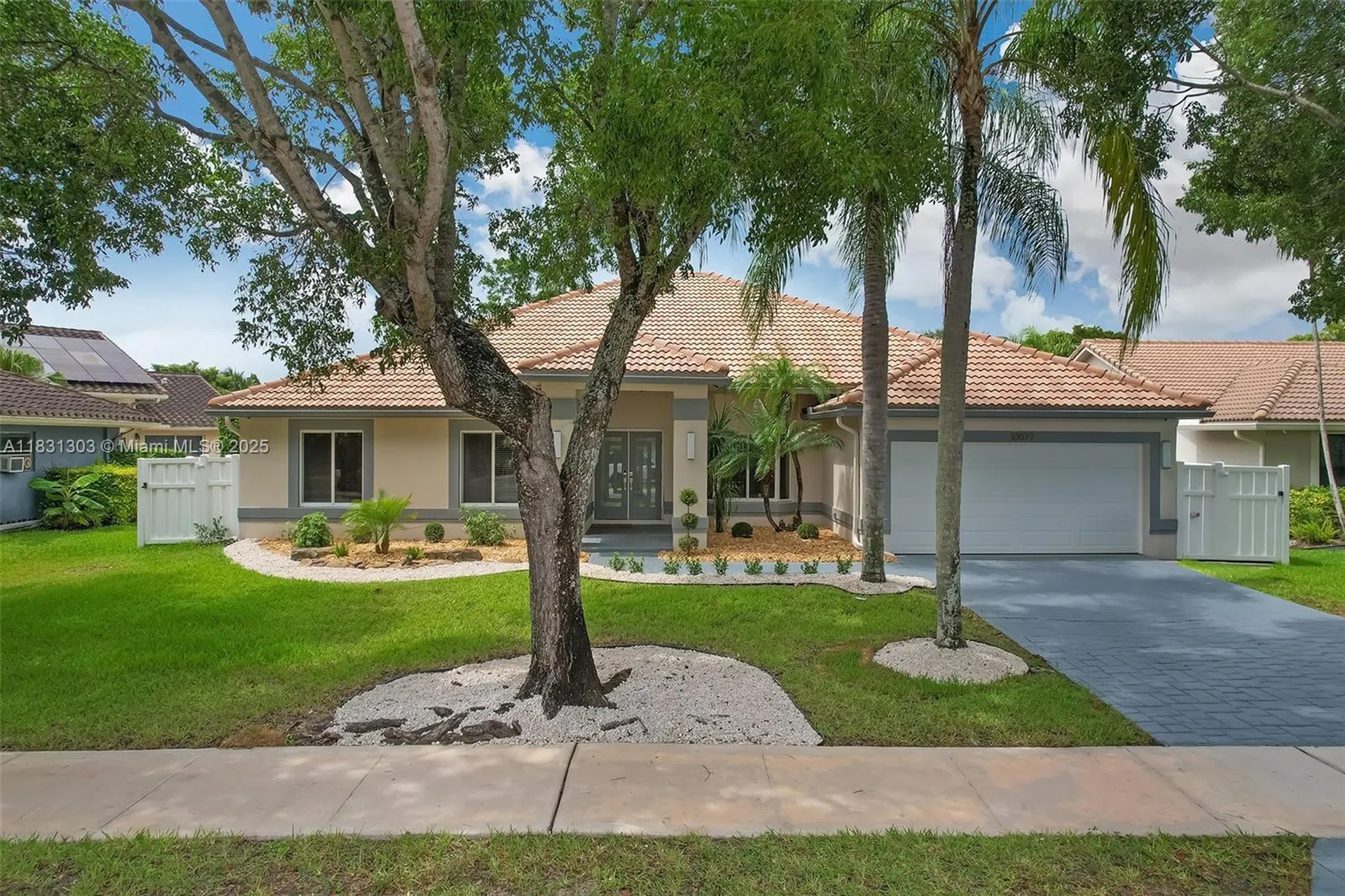 10077 N Springs Way Coral Springs FL 33076