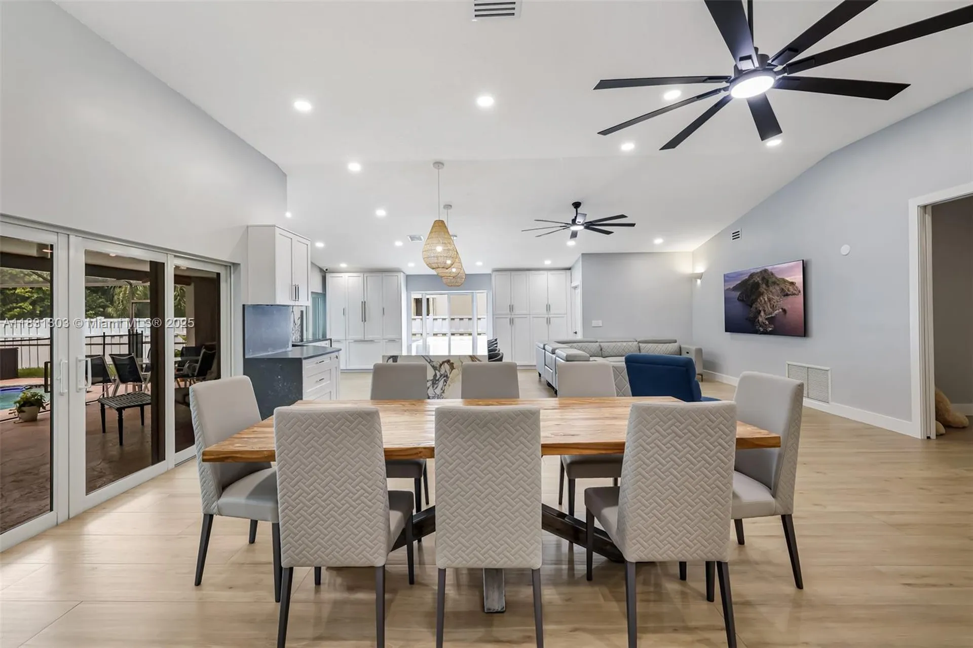 10077 N Springs Way Coral Springs FL 33076