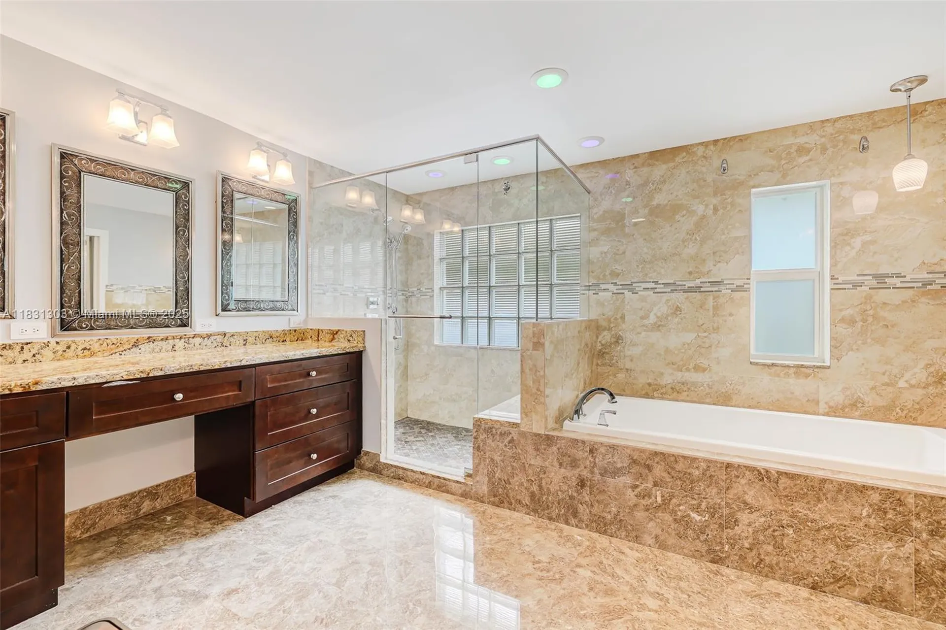 10077 N Springs Way Coral Springs FL 33076