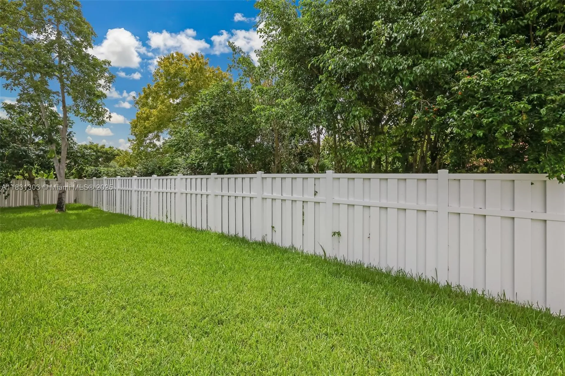 10077 N Springs Way Coral Springs FL 33076