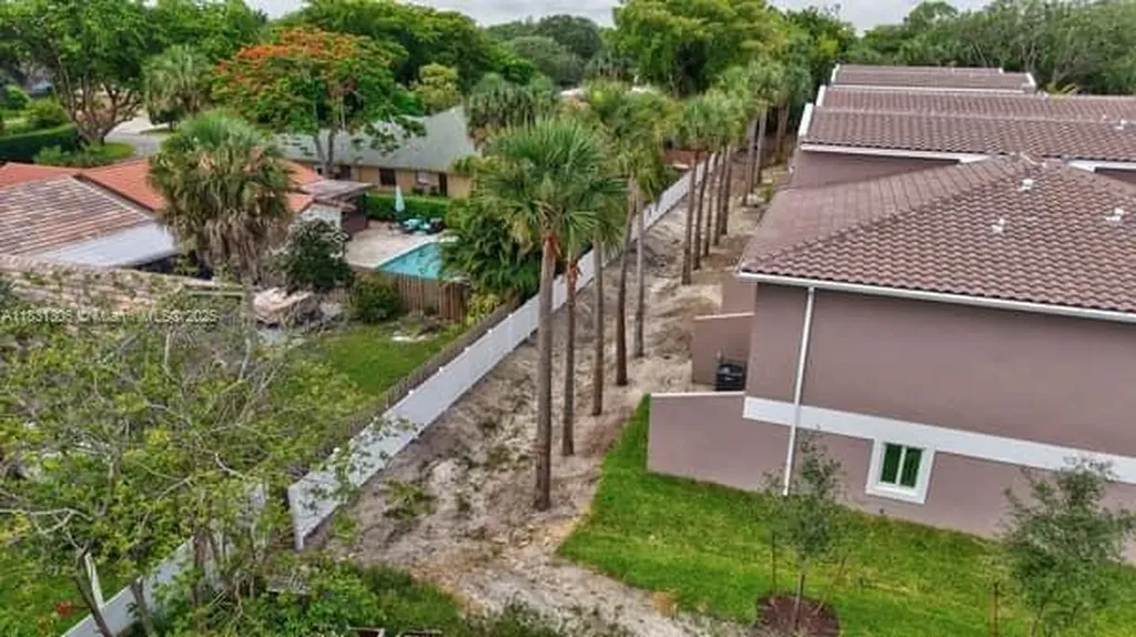 1563 NW 94th Way Coral Springs FL 33071