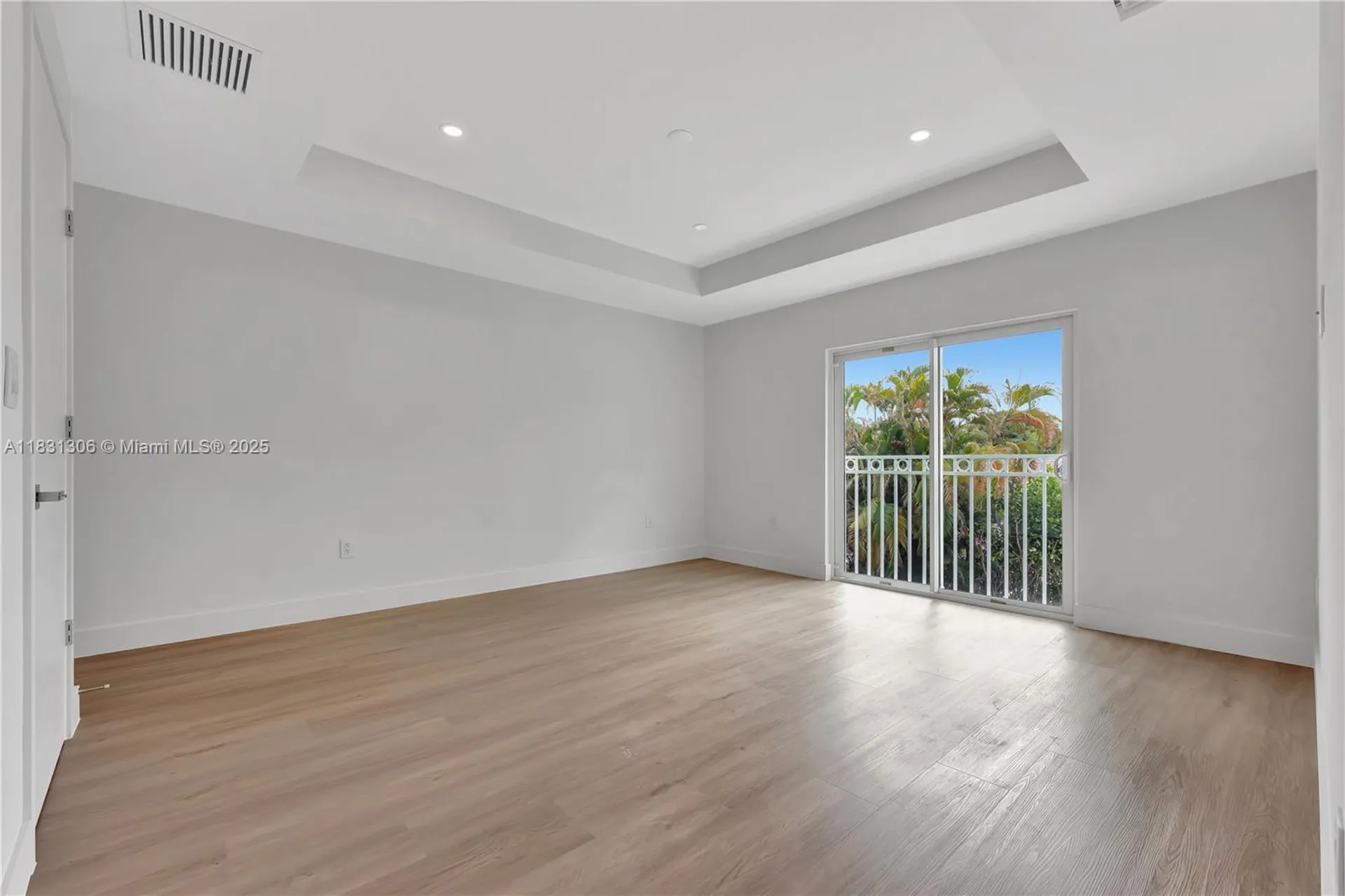 1563 NW 94th Way Coral Springs FL 33071