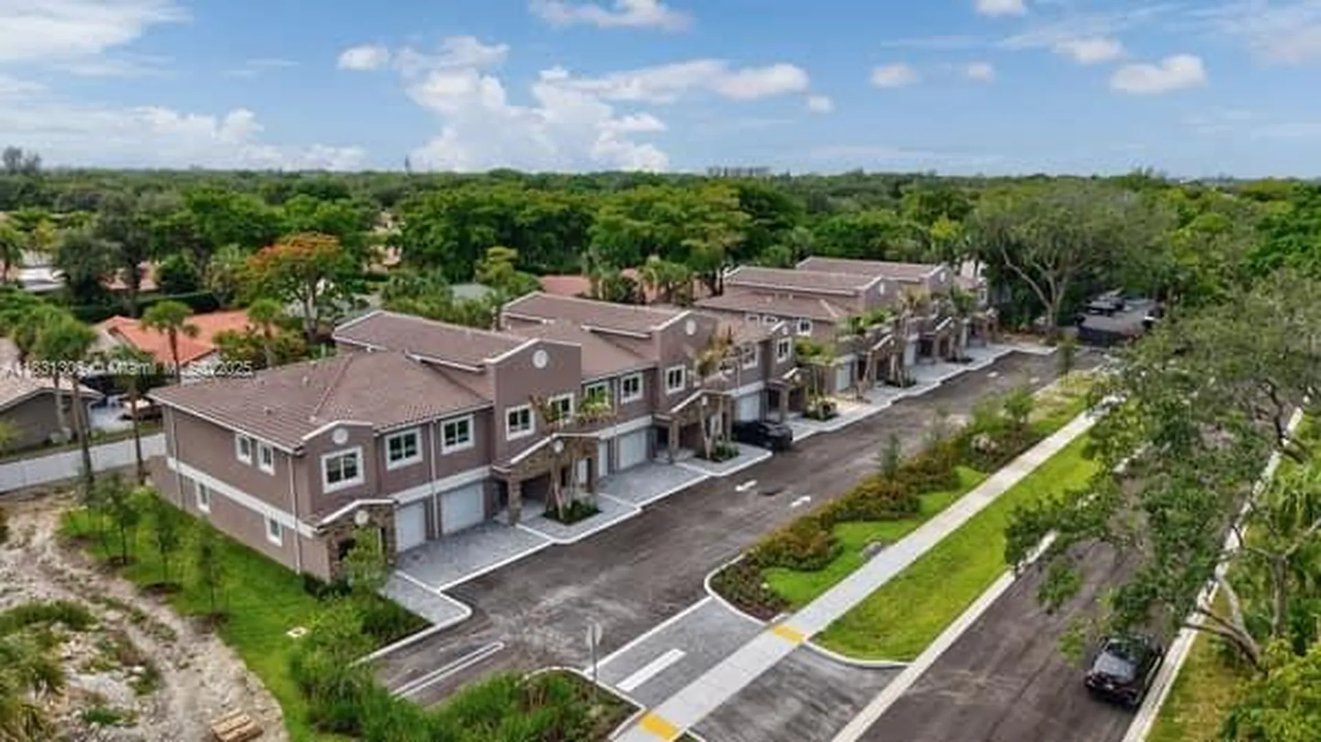 1563 NW 94th Way Coral Springs FL 33071