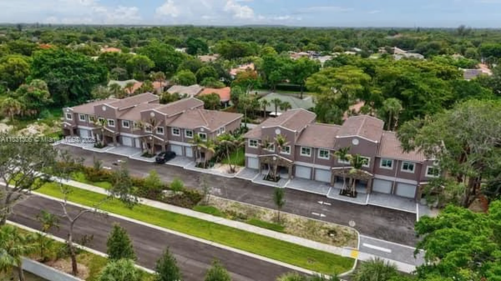 1563 NW 94th Way Coral Springs FL 33071