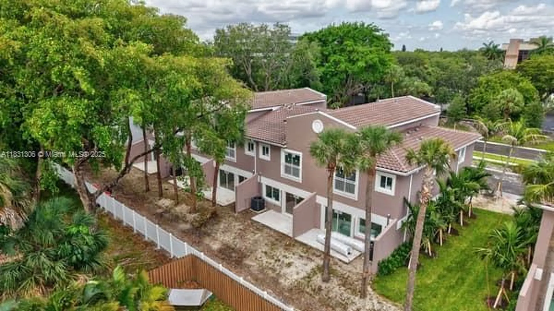 1563 NW 94th Way Coral Springs FL 33071