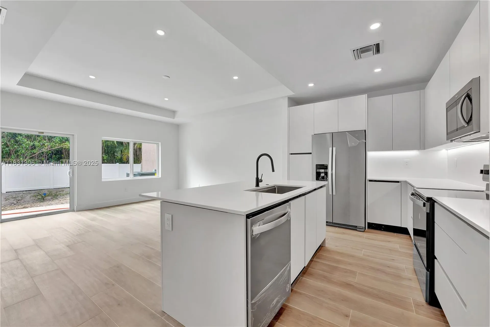1563 NW 94th Way Coral Springs FL 33071