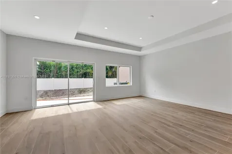 1563 NW 94th Way Coral Springs FL 33071