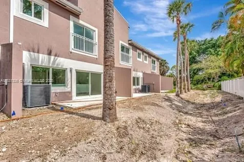 1563 NW 94th Way Coral Springs FL 33071