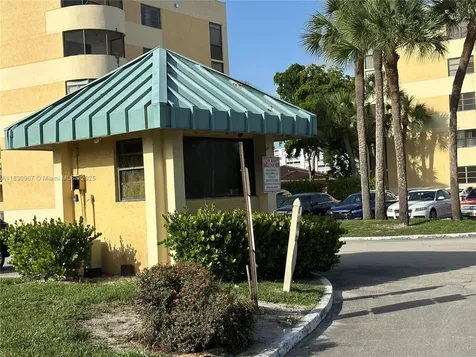 6575 W Oakland Park Boulevard Lauderhill FL 33313