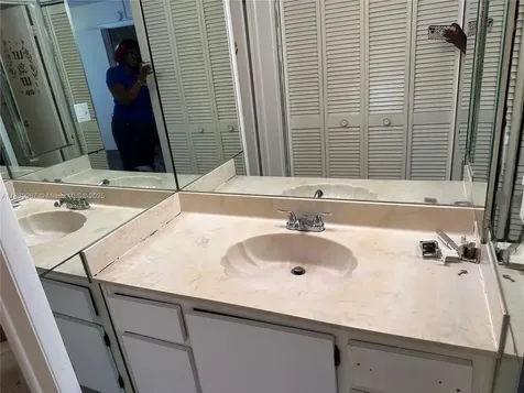 6575 W Oakland Park Boulevard Lauderhill FL 33313