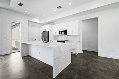 3324 NE 27 Naples FL 34120