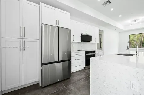 3324 NE 27 Naples FL 34120