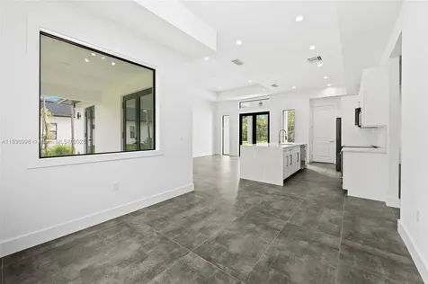 3324 NE 27 Naples FL 34120