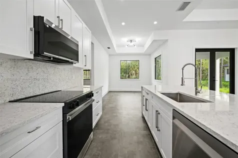 3324 NE 27 Naples FL 34120