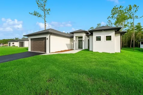 3324 NE 27 Naples FL 34120