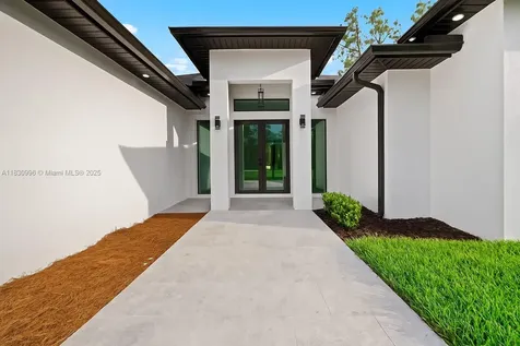 3324 NE 27 Naples FL 34120