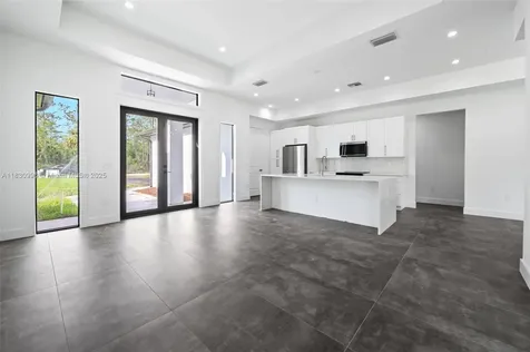 3324 NE 27 Naples FL 34120