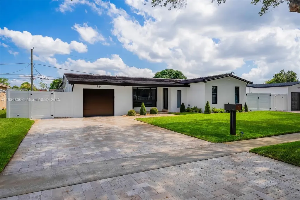 9241 SW 55th Street Cooper City FL 33328