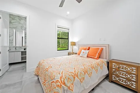 209 35th Avenue NW Naples FL 34120