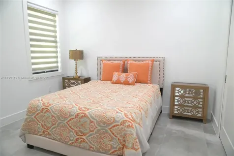 209 35th Avenue NW Naples FL 34120