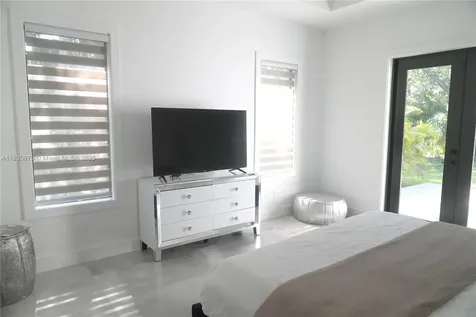 209 35th Avenue NW Naples FL 34120