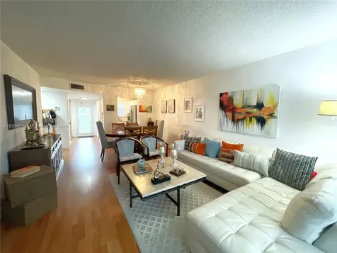 8951 Sunrise Lakes Boulevard Sunrise FL 33322